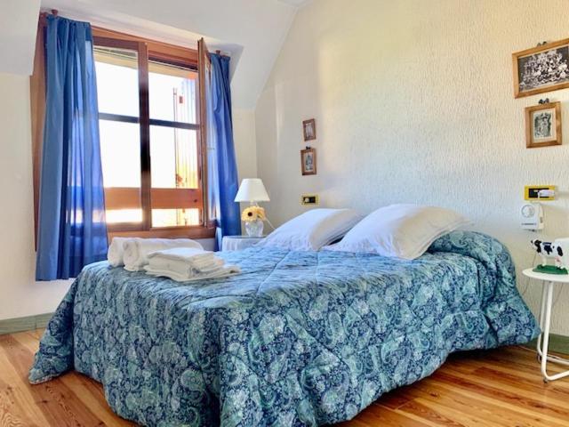 Ferienwohnung Atico En Biescas Con Piscina, Chimenea Y Garaje Exterior foto